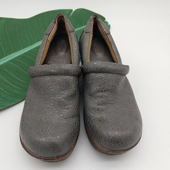 Boc Born Concept Womens Silver Pebbled Slip On Clogs Mules Size 9 Comfort - Picture 2 of 11